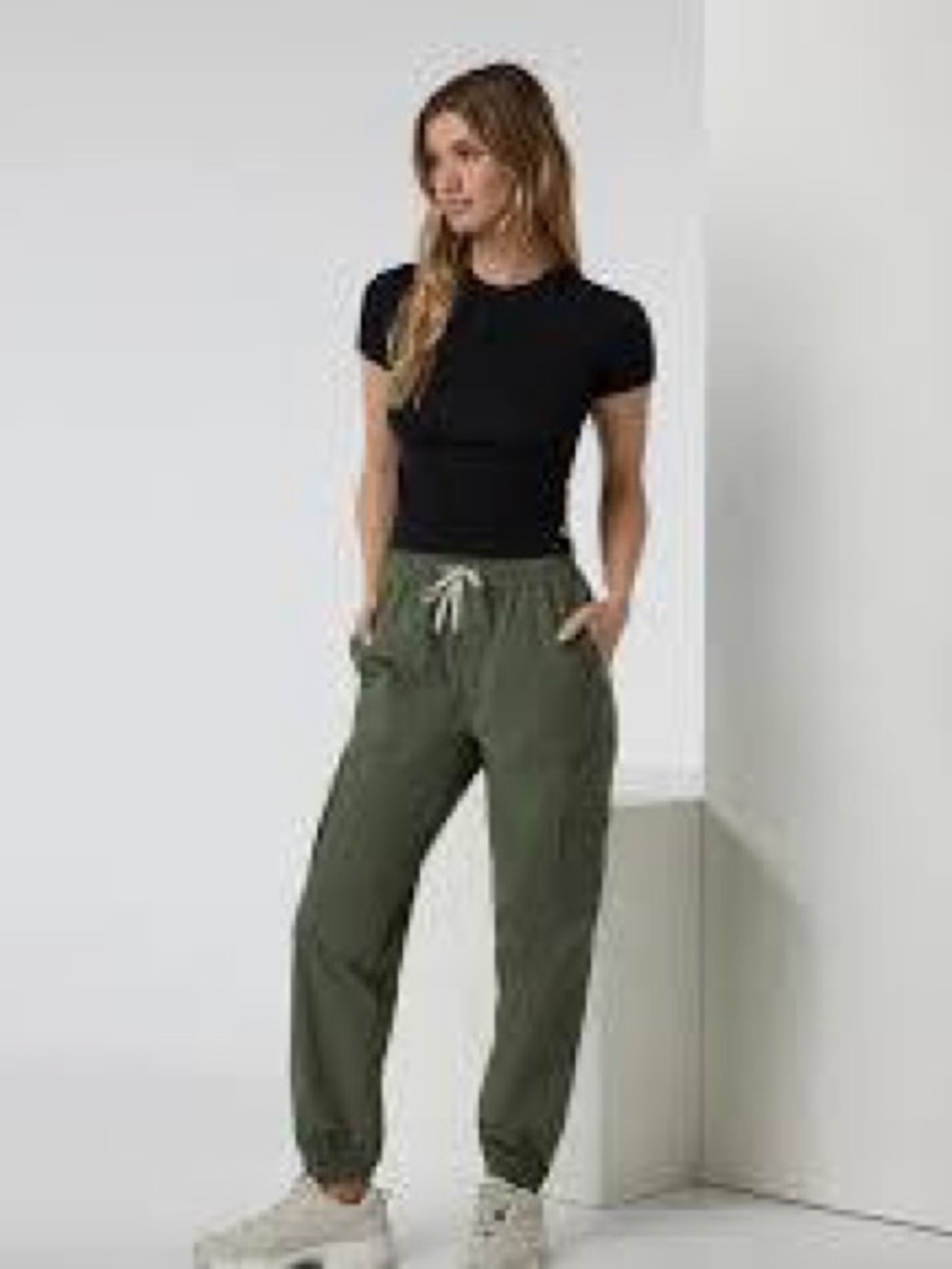 Vuori Birch Jogger Pants in Army Green
